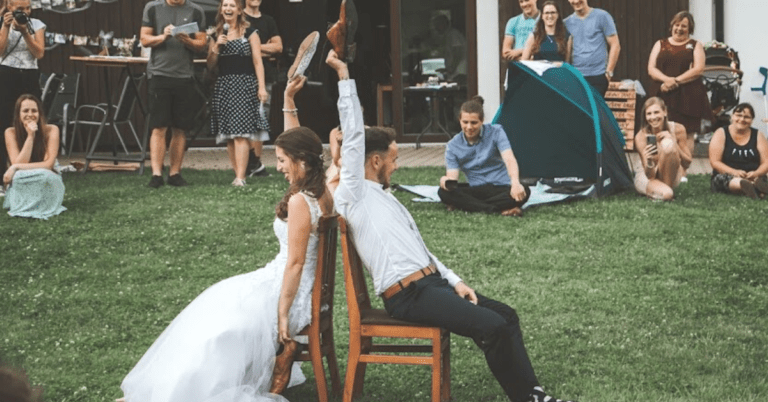 svatební kvíz s botami, otázky do kvízu, svatba, dj na svatbu, svatební dj