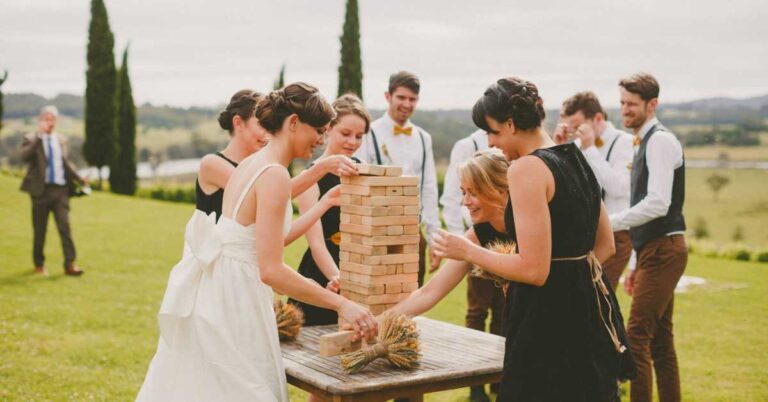 zahradní jenga, zábava na svatbu, svatební zábava, dj na svatbu, dj coolcat